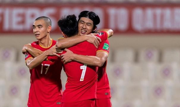 博鱼电竞官网-国足头球轰炸收奇效 结束0进球+首胜绝杀还靠这招