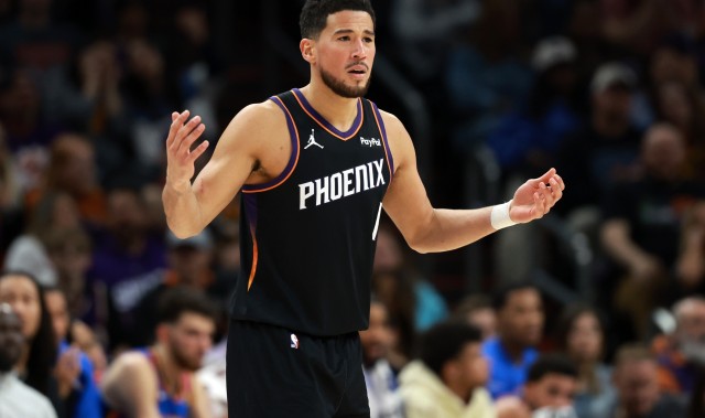 博鱼电竞官网-明天太阳客战开拓者 布克继续缺阵 杰伦·格林出战成疑