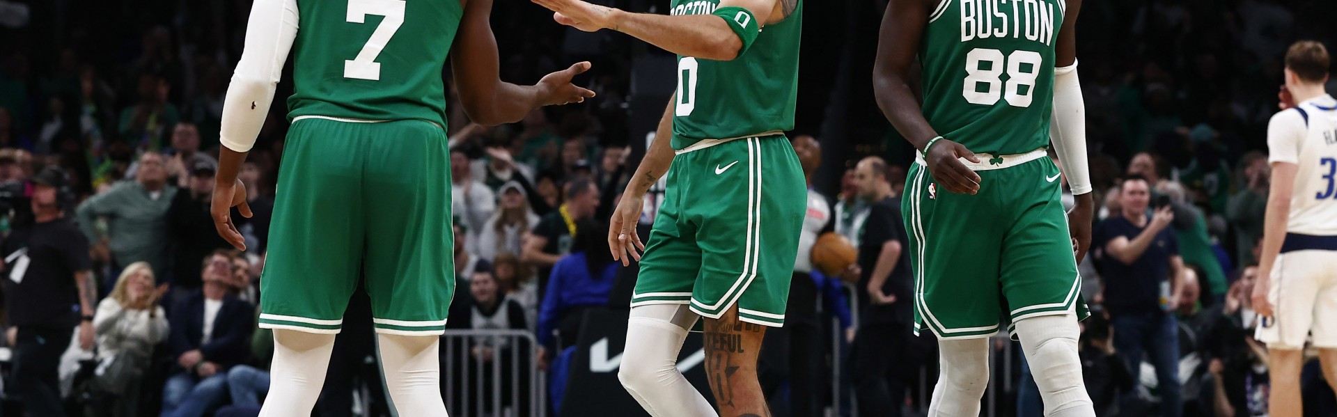 博鱼电竞官方网站-塔图姆：我和奎塔一直在沟通 配合次数越多 我们越来越熟悉彼此