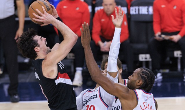 博鱼电竞官方网站-快船本赛季对阵开拓者2-1 赛季倒数第二场双方还要打一场卡位战