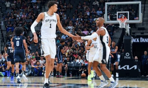 博鱼电竞官网-马刺签下保罗“一人两用”，他兼顾教练和球员双身份