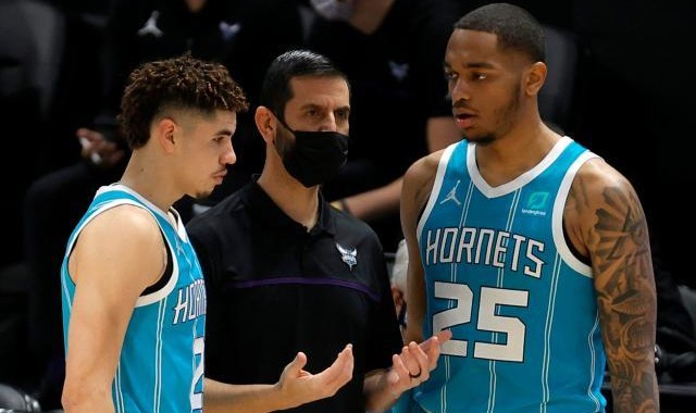 博鱼电竞官网-黄蜂何以取得梦幻开局？转换进攻无解两大新星蜕变